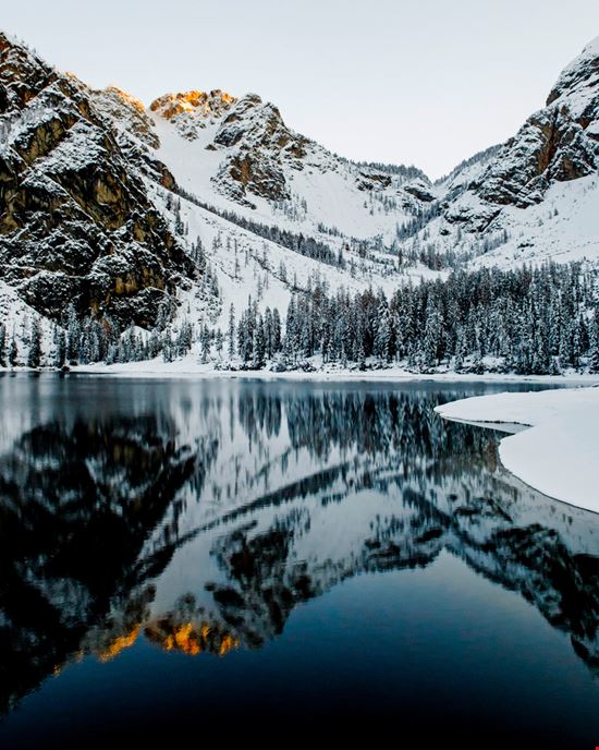 Lago di Braies Il lago da cartolina dell'Alto Adige Matteo Scalet - Shutterstock.com 